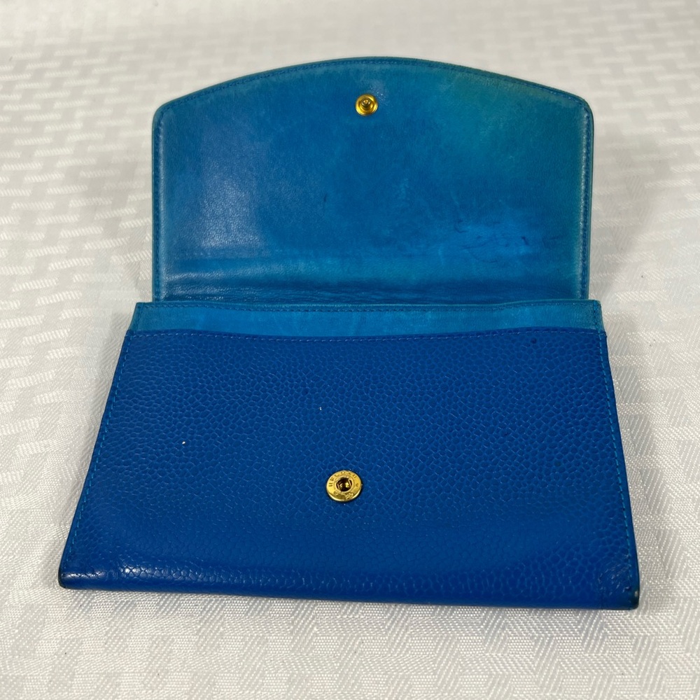 1003: Chanel Vintage Blue Caviar Leather CC Bifold Wallet – Made in France - Picture 7 of 14